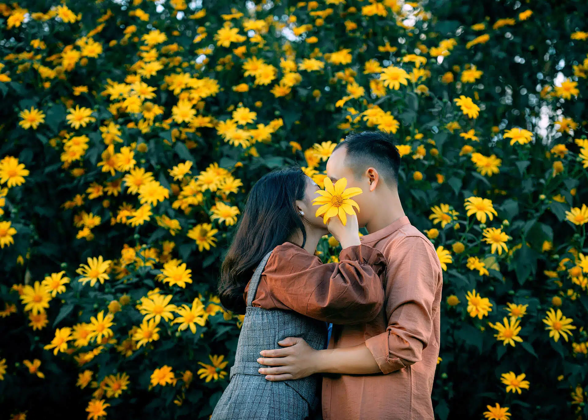 kissing couple happily ever after