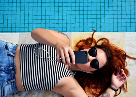 how to start a conversation with a guy over text