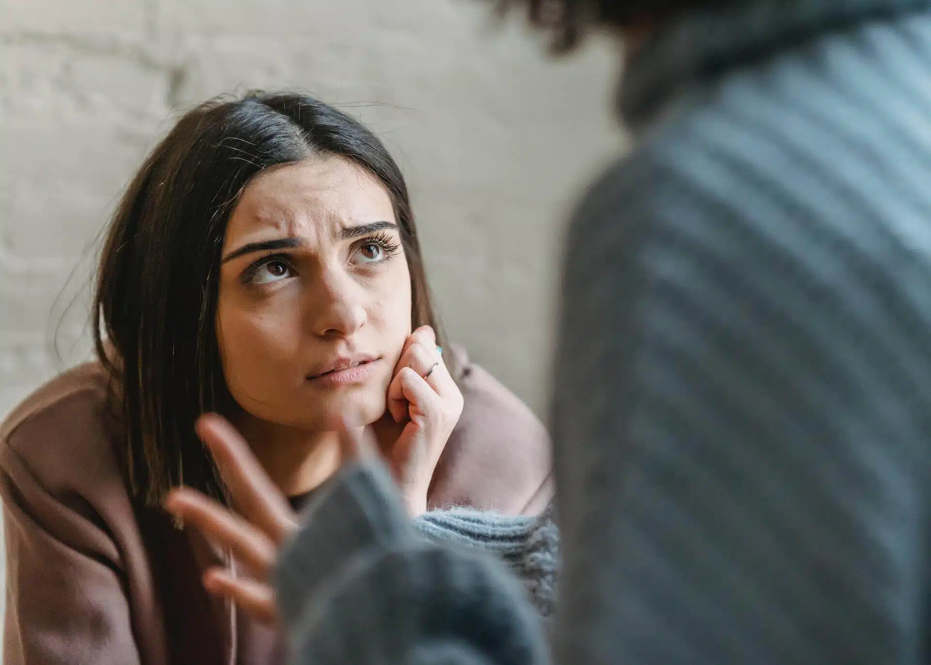 woman addicted to relationships